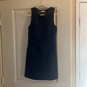 Denim dress with pockets.